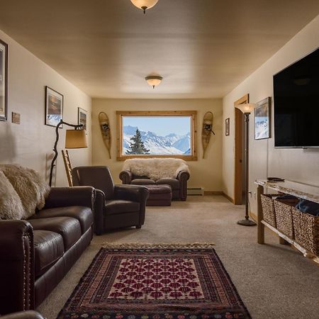 Sutton-Alpine Majestic Valley Wilderness Lodge מראה חיצוני תמונה