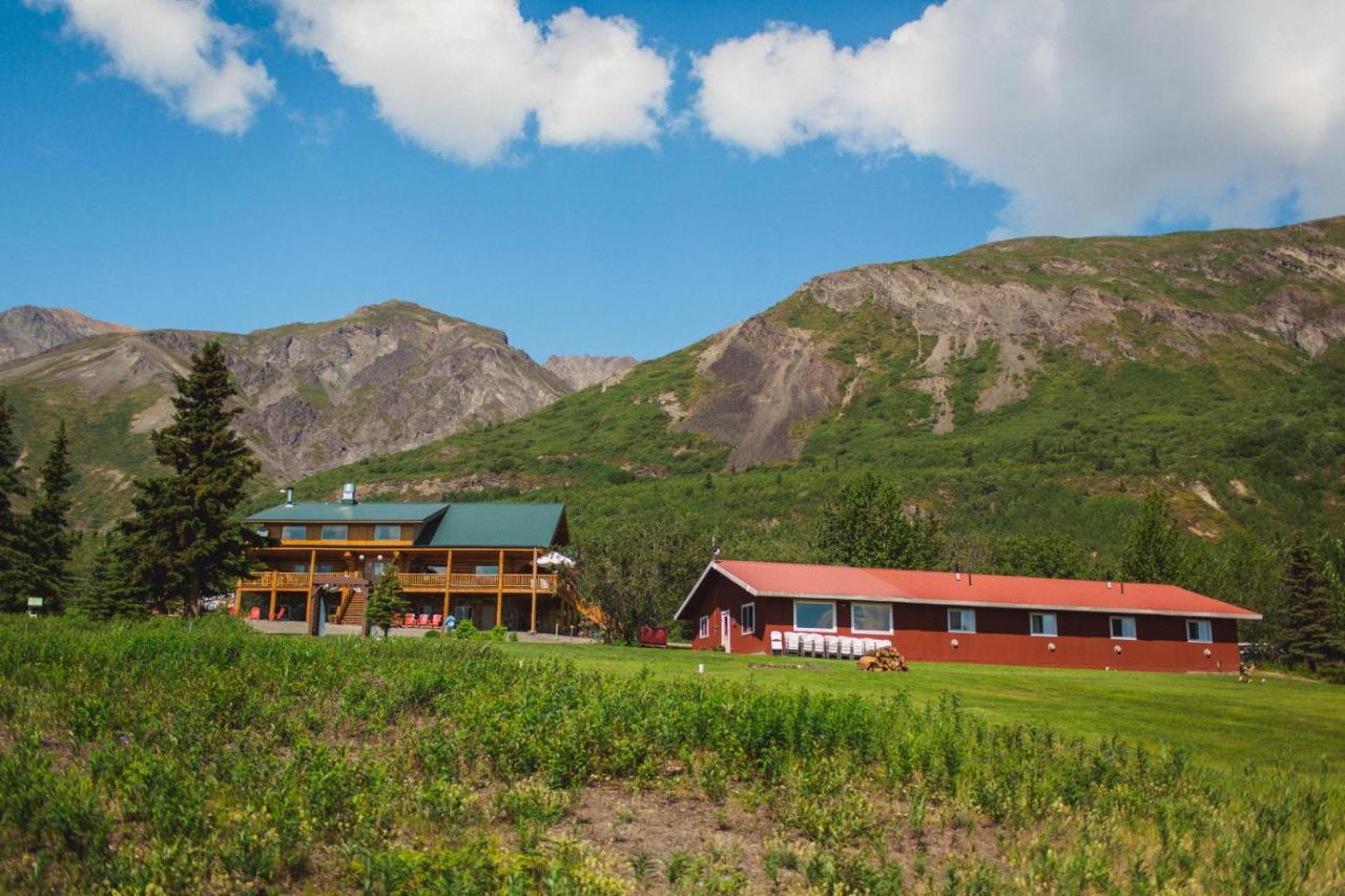 Sutton-Alpine Majestic Valley Wilderness Lodge מראה חיצוני תמונה