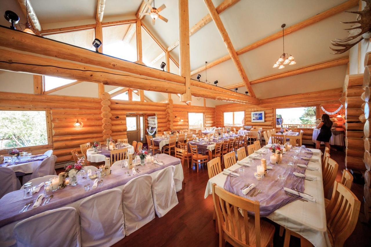 Sutton-Alpine Majestic Valley Wilderness Lodge מראה חיצוני תמונה